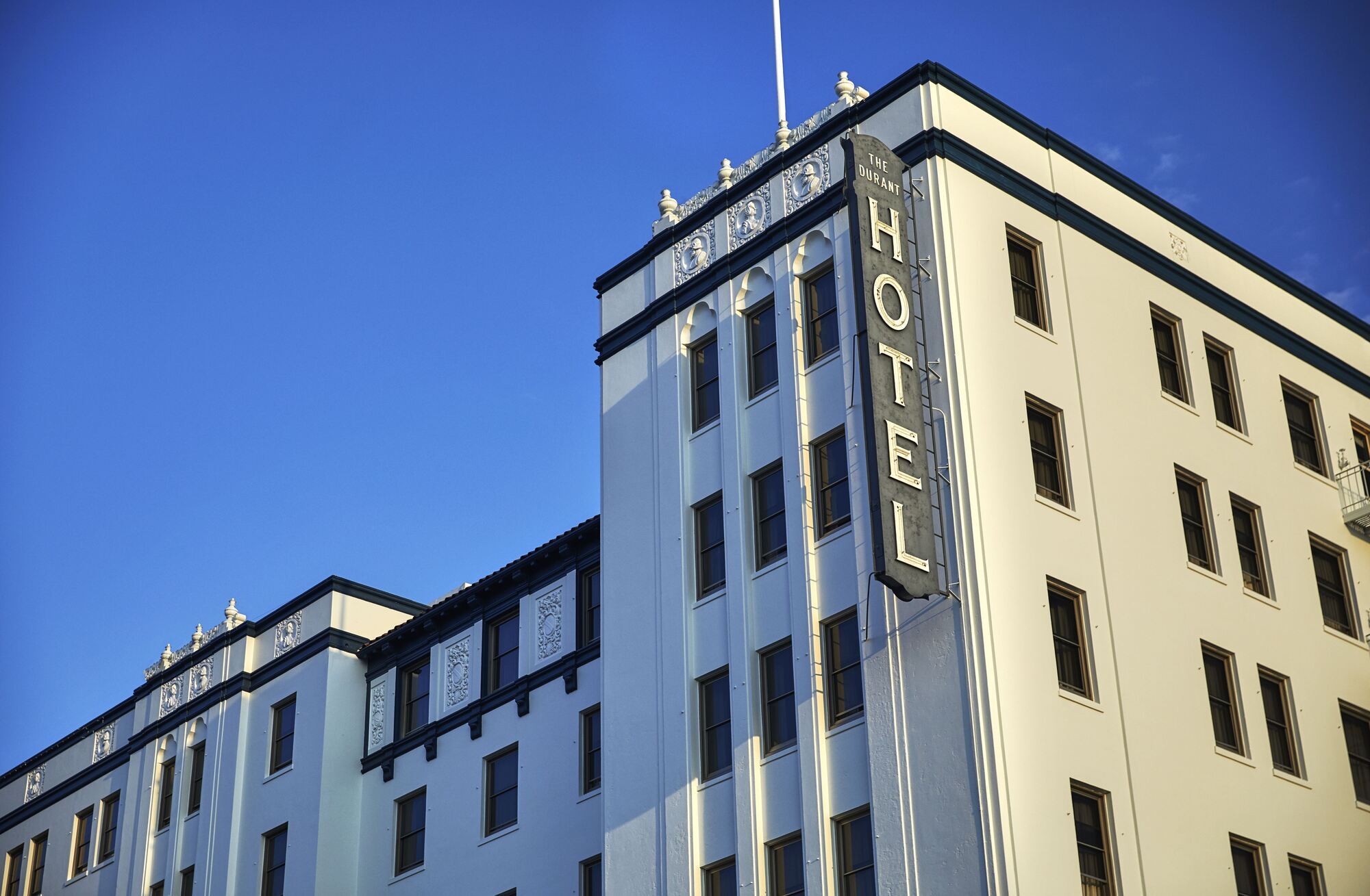 Graduate By Hilton Berkeley Hotel Exterior photo